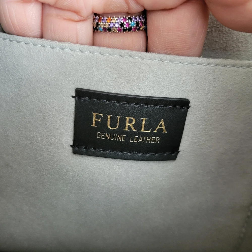 FURLA Pebble Gray Leather Crossbody/Bucket Bag - Picture 5 of 10